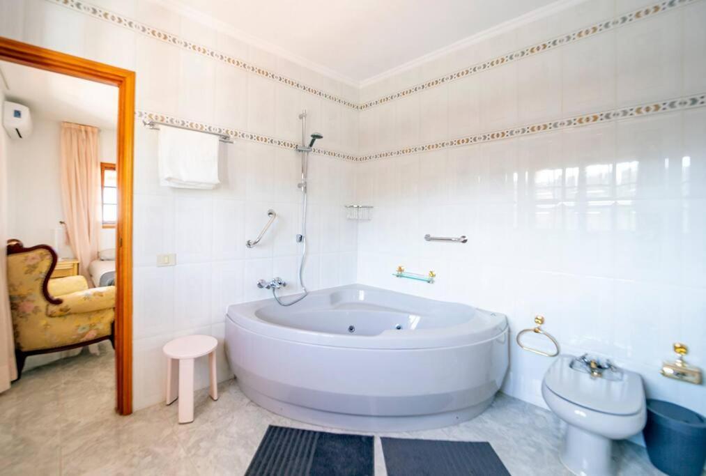 Villa Teram Алахеро Экстерьер фото